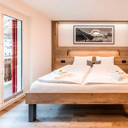 Enzian - Matterhorn Sicht Bei Der Bergbahn Inspiringplaceszermatt