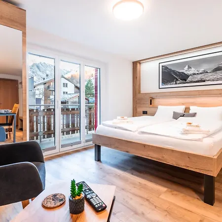 Enzian - Matterhorn Sicht Bei Der Bergbahn Inspiringplaceszermatt